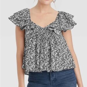 Universal Thread Black and White Floral Blouse